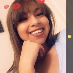 Meet your Posher, Yesenia